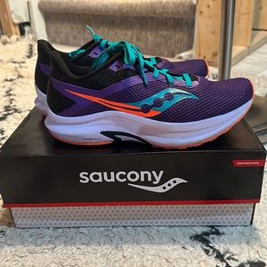 Axon Saucony running shoes
